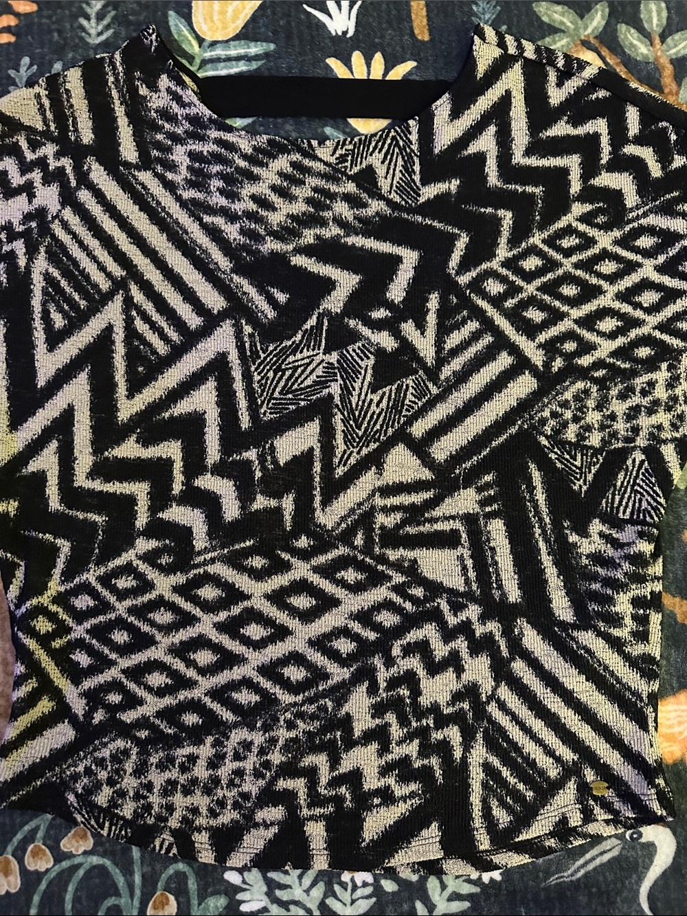 Guess Black and White Geometric Short-Sleeve Top